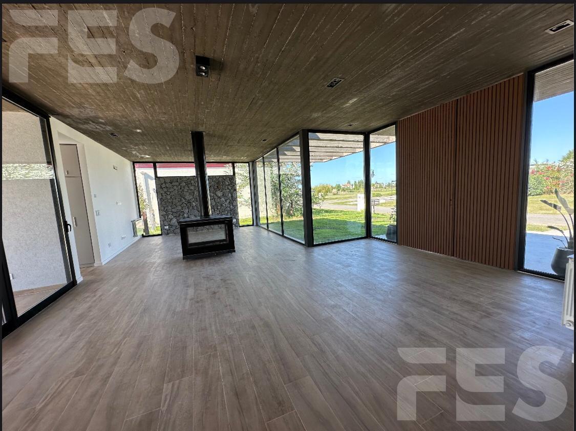 Foto de CASA EN ALQUILER ANUAL EN BARRIO SANTA RITA, imagen 3