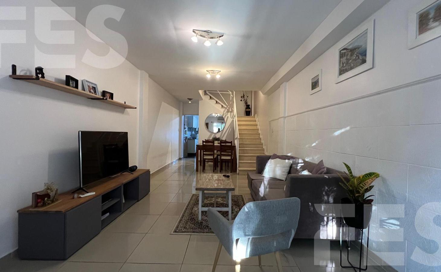 Foto de Casa en venta duplex Triplex luminoso y en excelente estado Villa, imagen 5