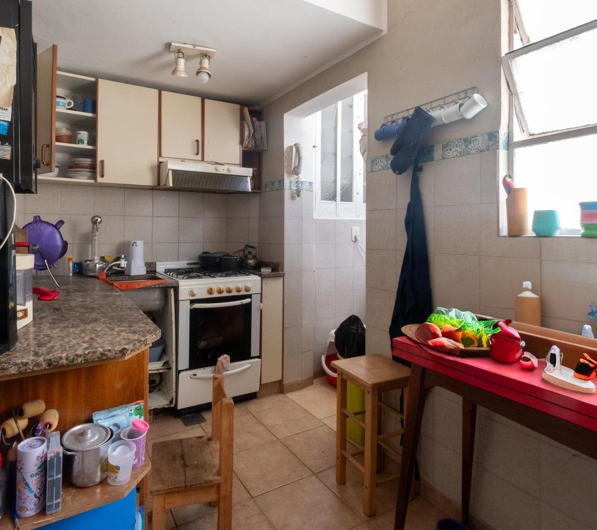 En Venta Departamento. 100 m² - 4amb. Saavedra 1