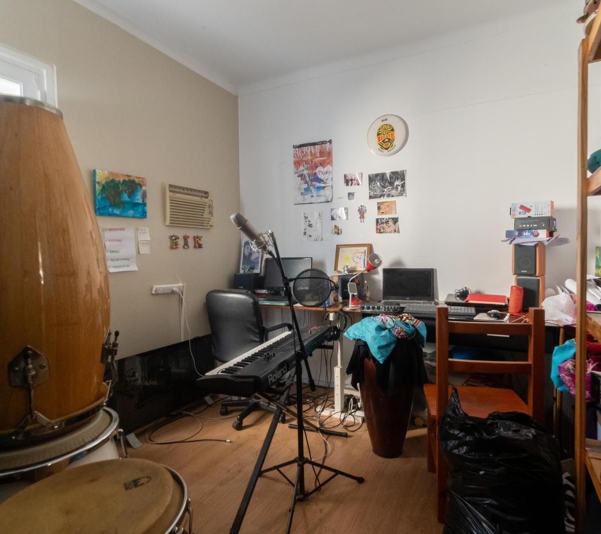 En Venta Departamento. 100 m² - 4amb. Saavedra 5