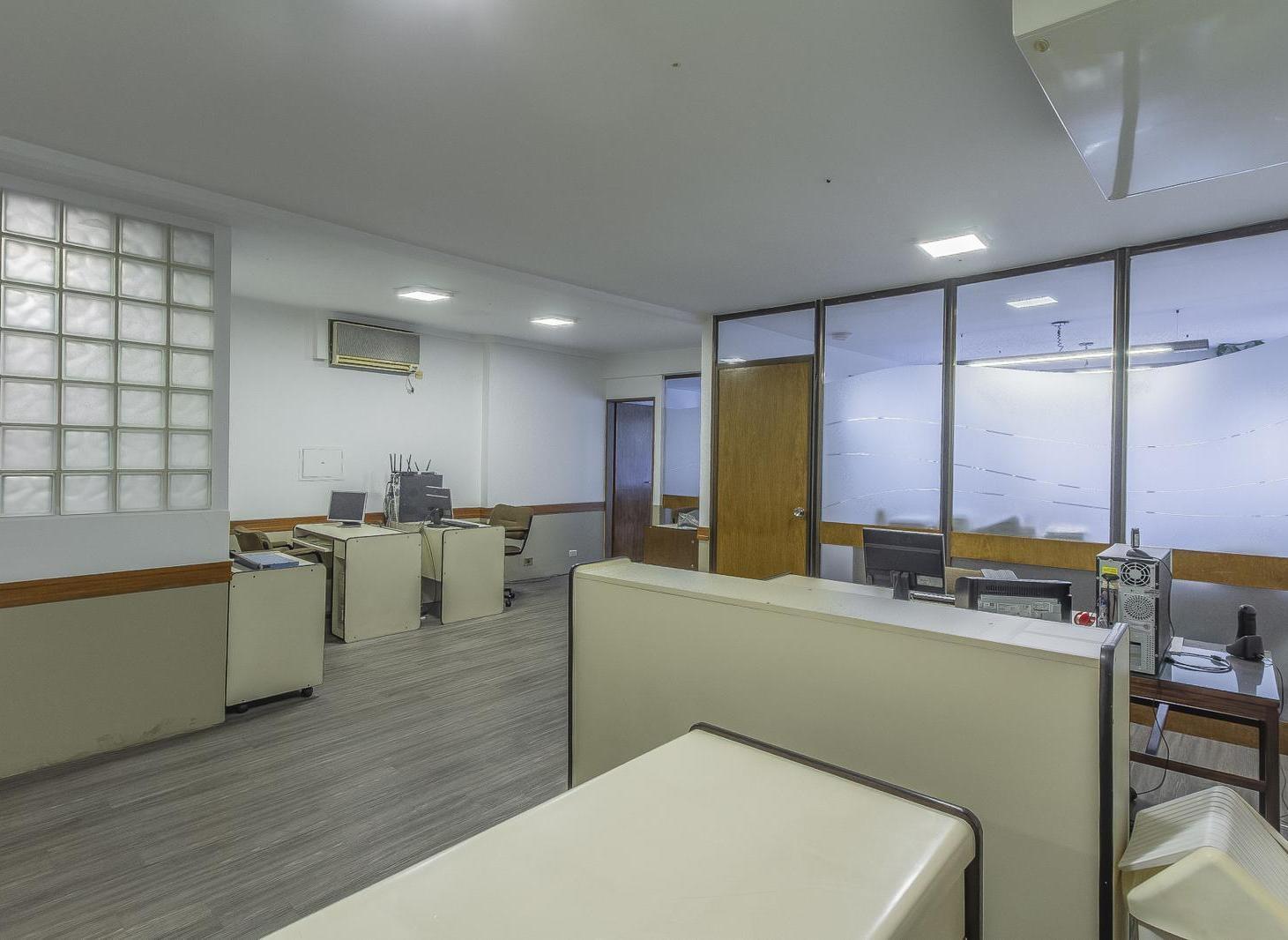 Foto de OFICINA 3 AMBIENTES VENTA SAN NICOLAS CON 2 COCHERAS, imagen 1