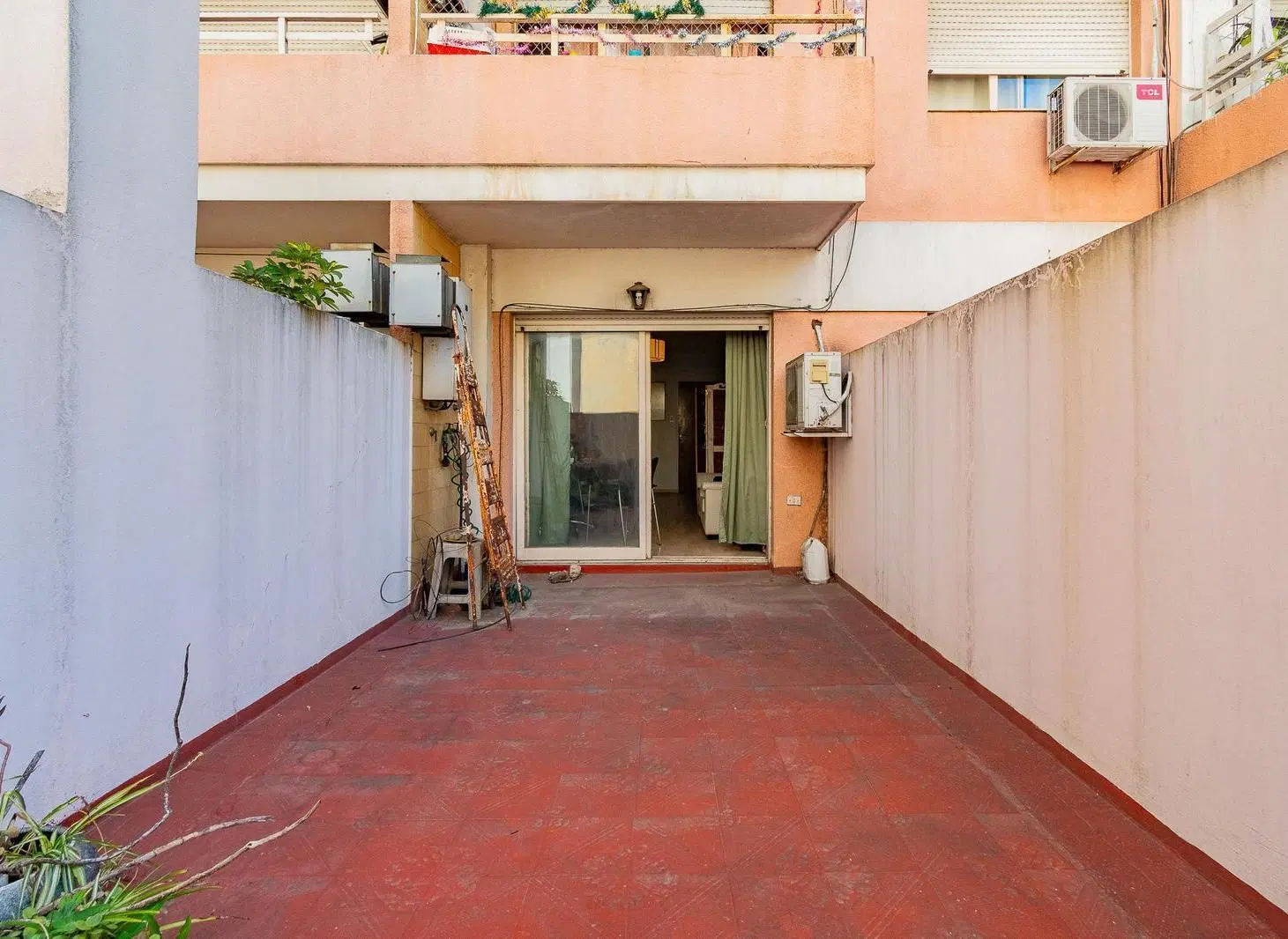 DEPARTAMENTO MONOAMBIENTE VENTA RAMOS MEJIA C/ PATIO 4