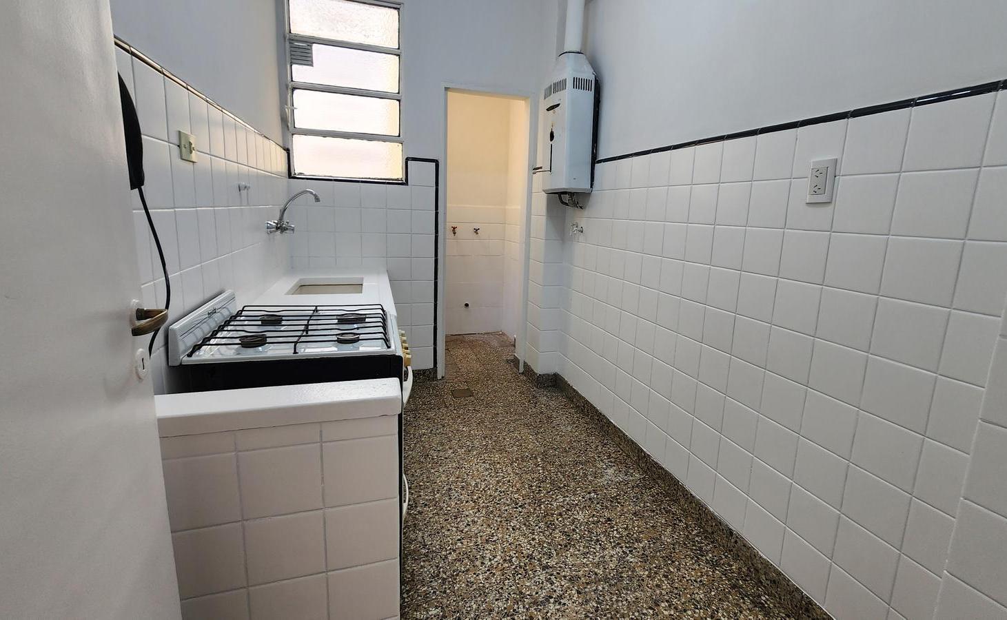 DEPARTAMENTO 3 AMBIENTES VENTA VILLA PUEYRREDON CON BALCON CONTRA FRENTE POR ESCALERA
