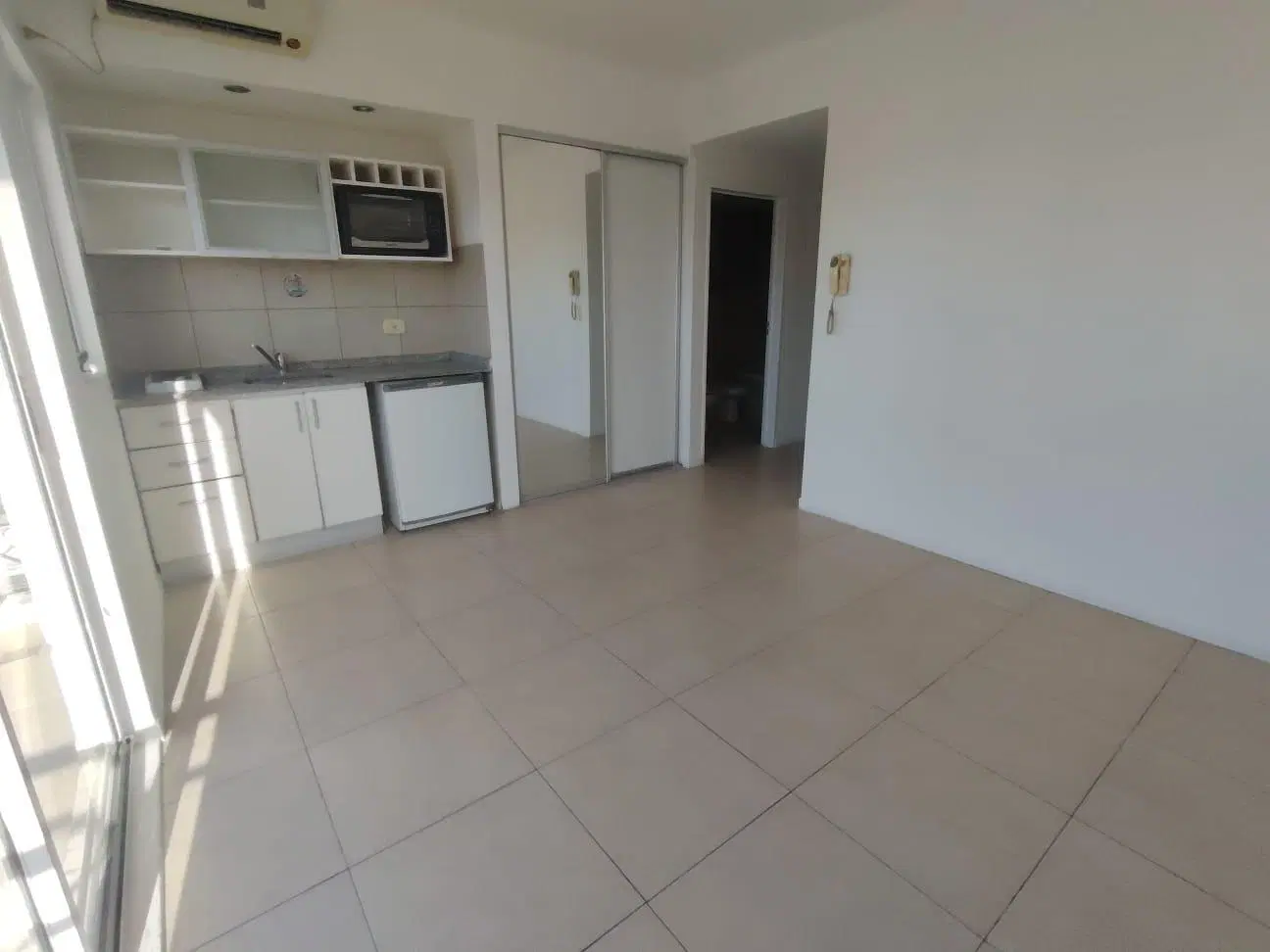 DEPARTAMENTO MONOAMBIENTE ALQUILER FLORES BALCÓN AMENITIES 1