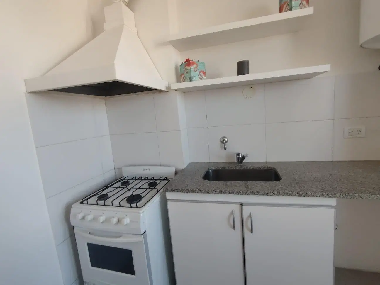 MONOAMBIENTE ALQUILER CASEROS LUMINOSO 2