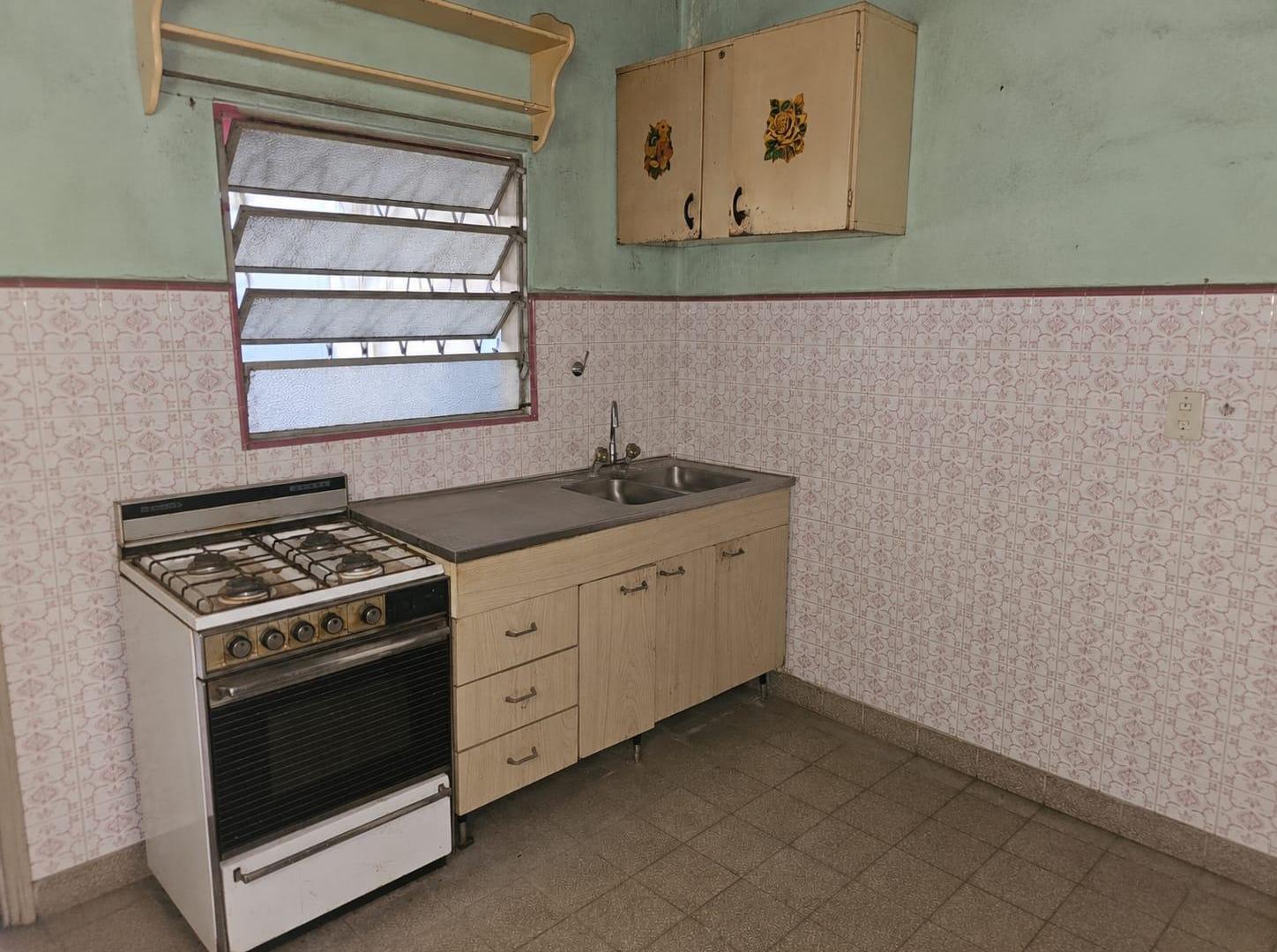 Foto de Casa 3 ambientes Venta Olivos a reciclar, imagen 1