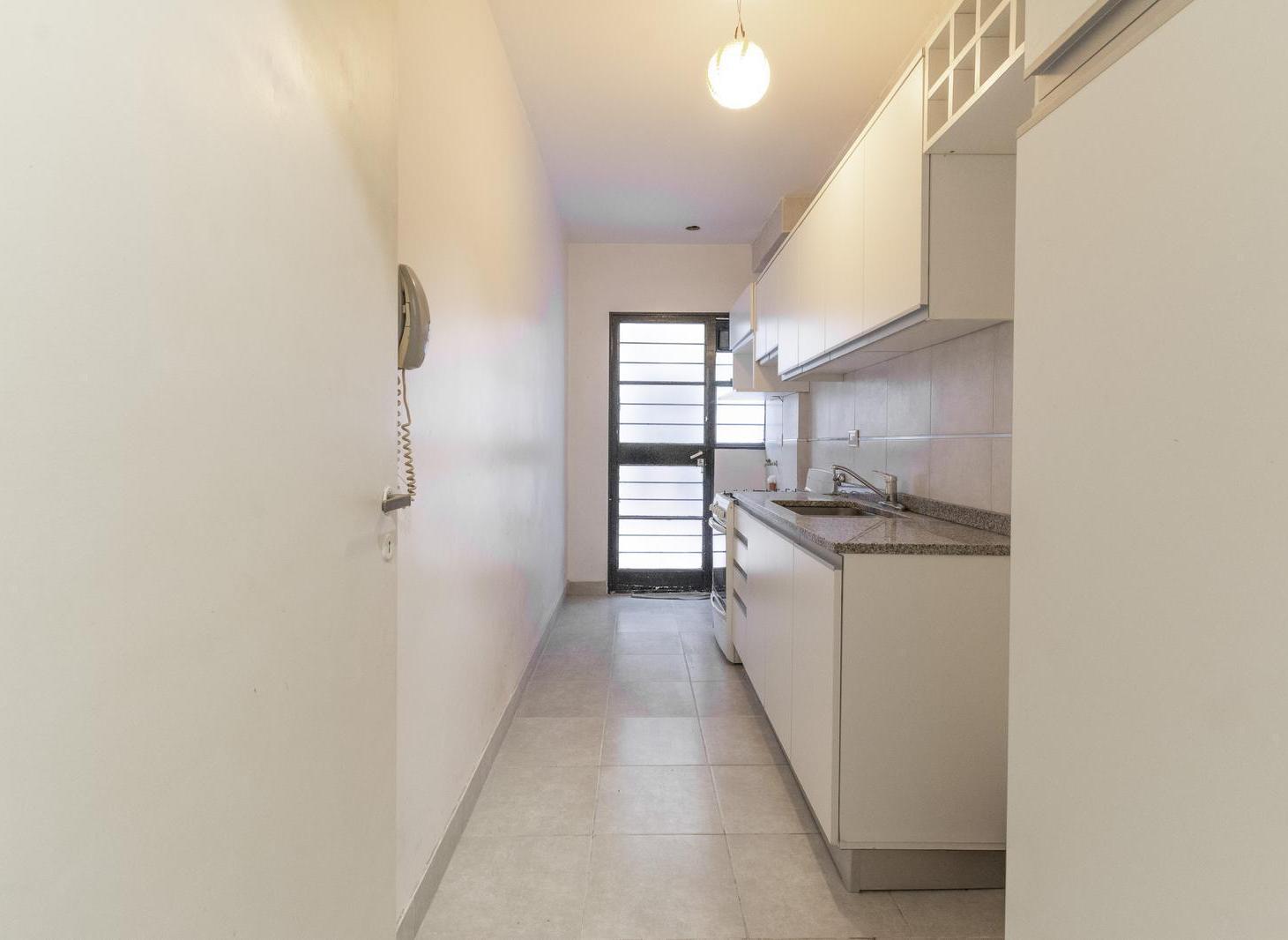 Foto de Departamento 3 ambientes Alquiler Belgrano con Patio y Cochera, imagen 3