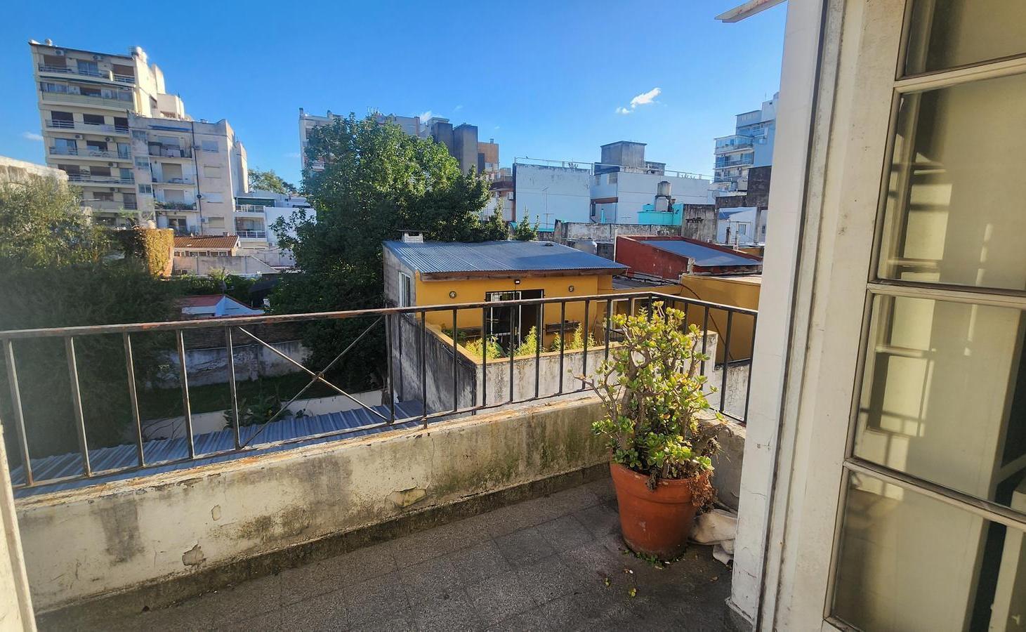 Foto de DEPARTAMENTO 3 AMBIENTES VENTA VILLA PUEYRREDON CON BALCON CONTRA, imagen 4