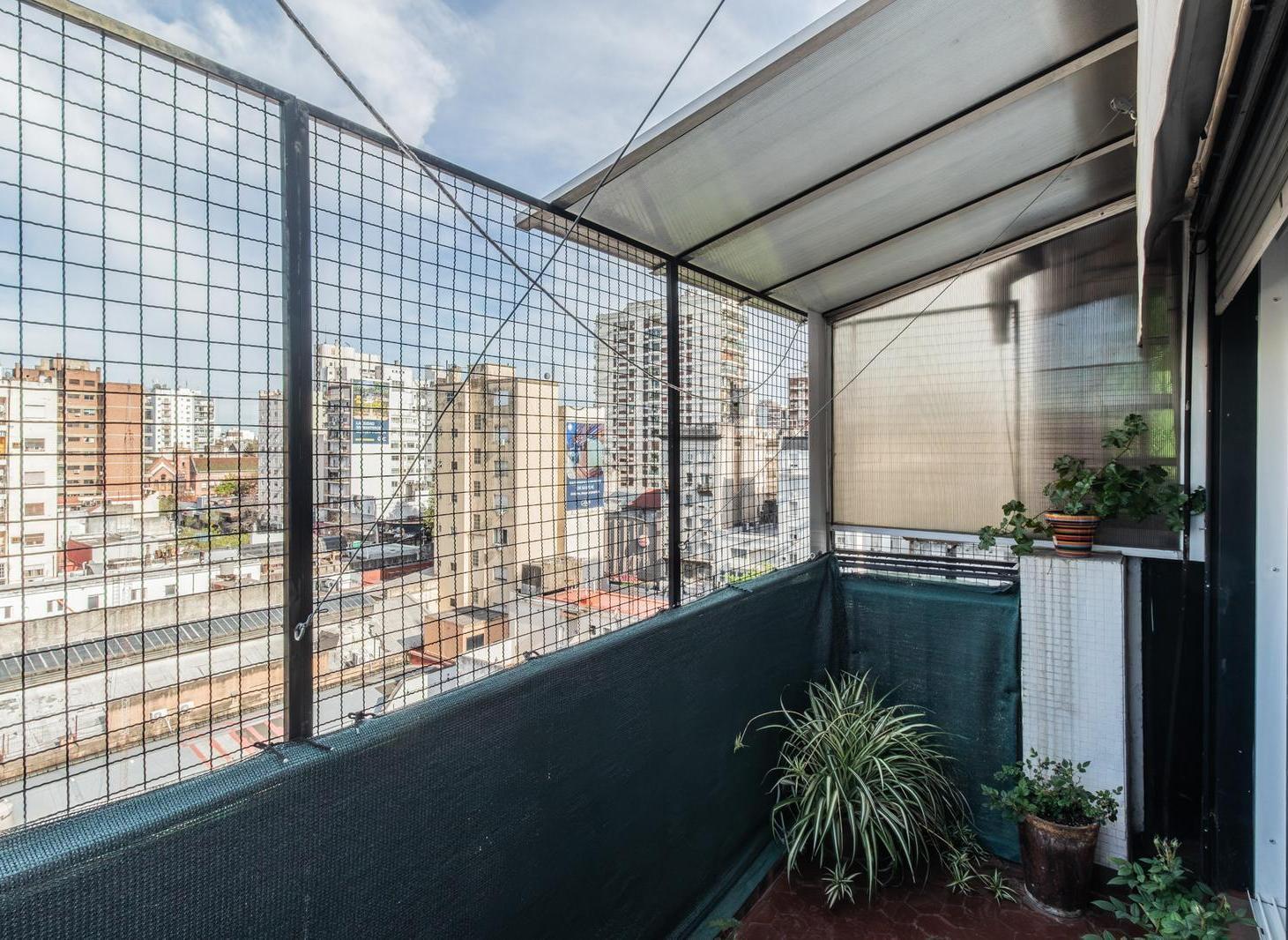 Foto de DEPARTAMENTO 3 AMBIENTES FLORES LUMINOSO PISO ALTO FLORECON BALCON Y, imagen 3