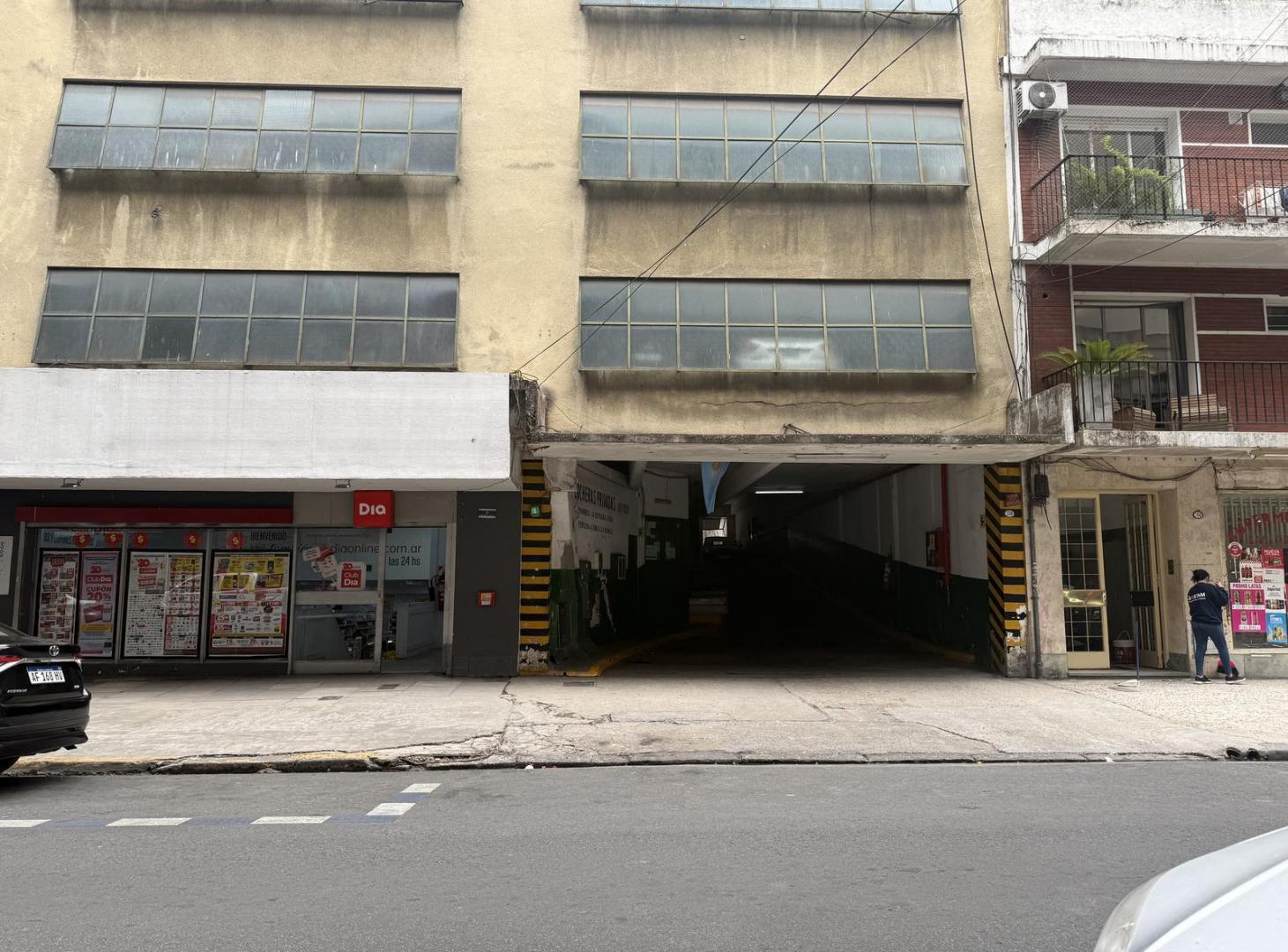 Foto de COCHERA FIJA 9 M² LAS CAÑITAS VENTA SEGURIDAD 24 HS EXCELENTE ACCESO, imagen 3