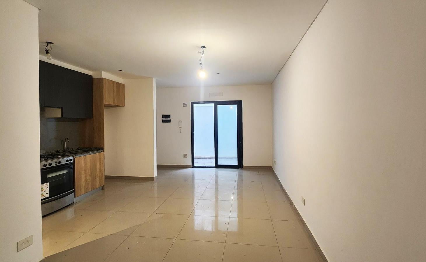 Foto de DEPARTAMENTO MONOAMBIENTE ALQUILER BOEDO PB CON PATIO, imagen 1