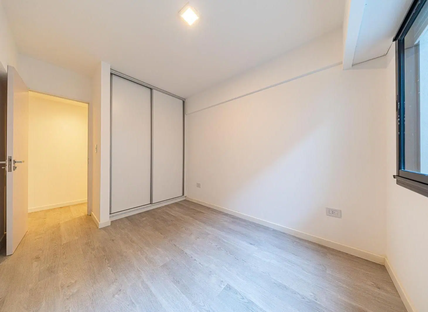 Departamento en venta de 2 dormitorios con patio en Ayacucho 1900 , Rosario 8