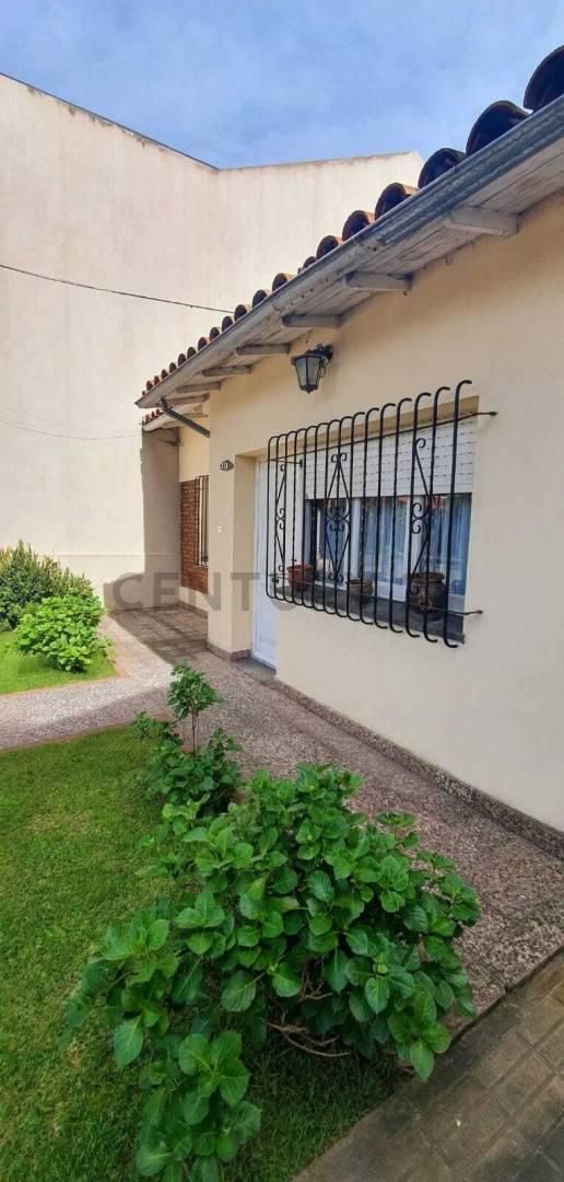 Foto de VENTA CASA EN BANFIELD ZONA RESIDENCIAL, imagen 1
