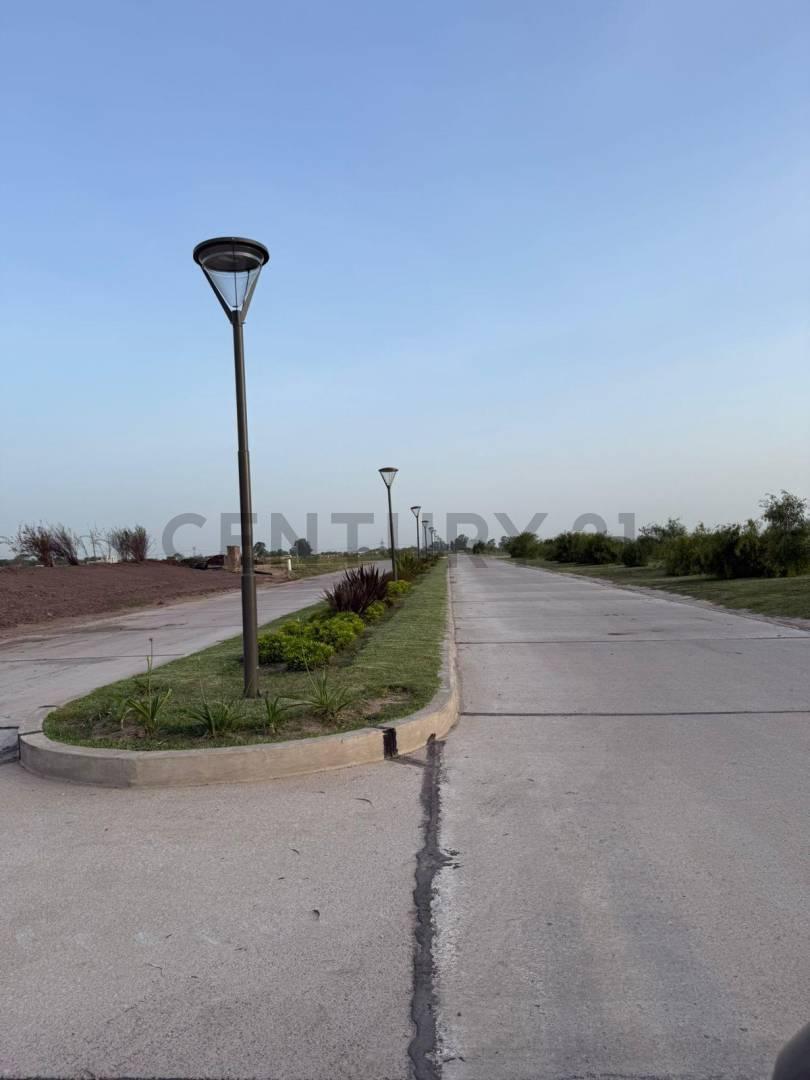 Foto de LOTE EN VENTA EN BARRIO SAINT THOMAS CHICO - CANNING, imagen 3