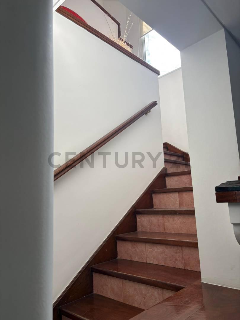 Foto de VENTA CASA SOLAR DLE BOSQUE 6 AMB- CANNING, imagen 1