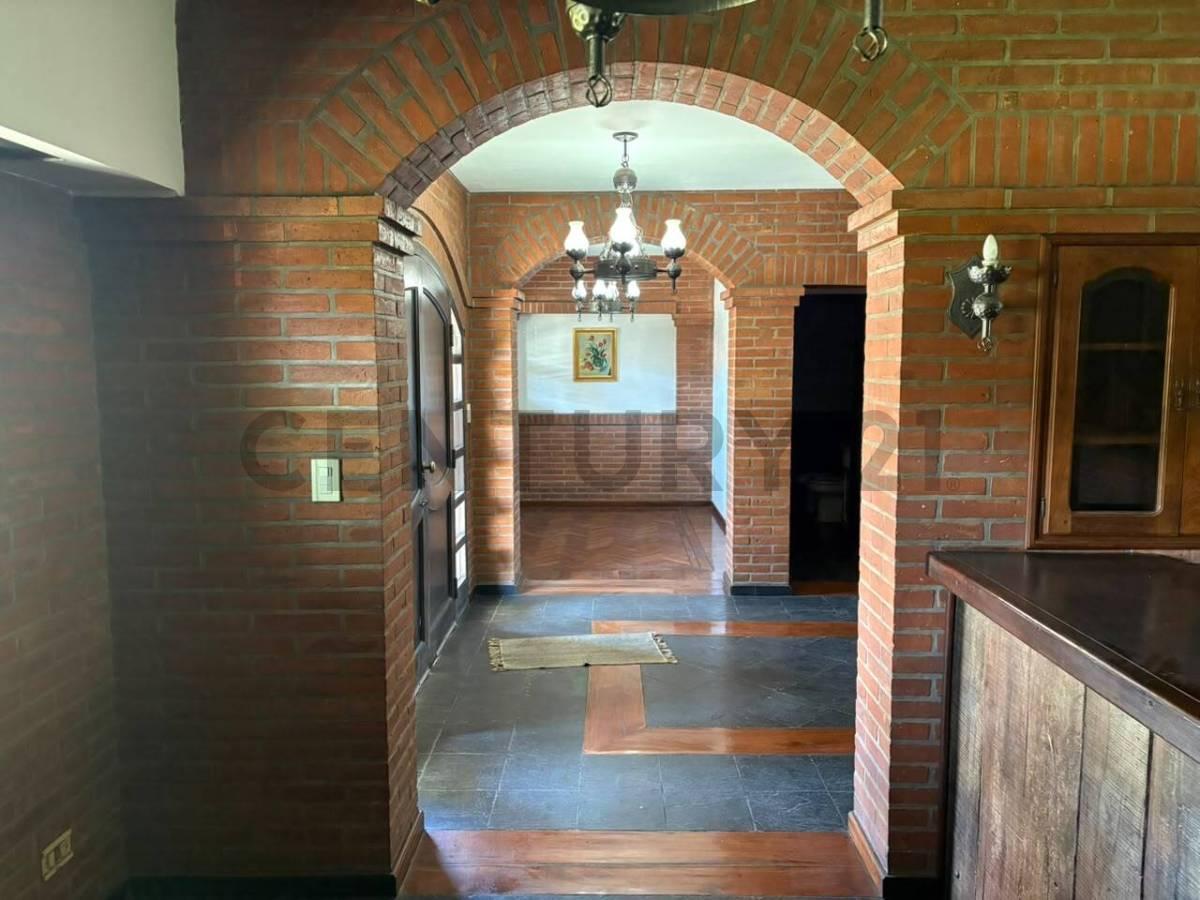 Foto de VENTA CHALET 6 AMBIENTES – TAPIALES, imagen 2