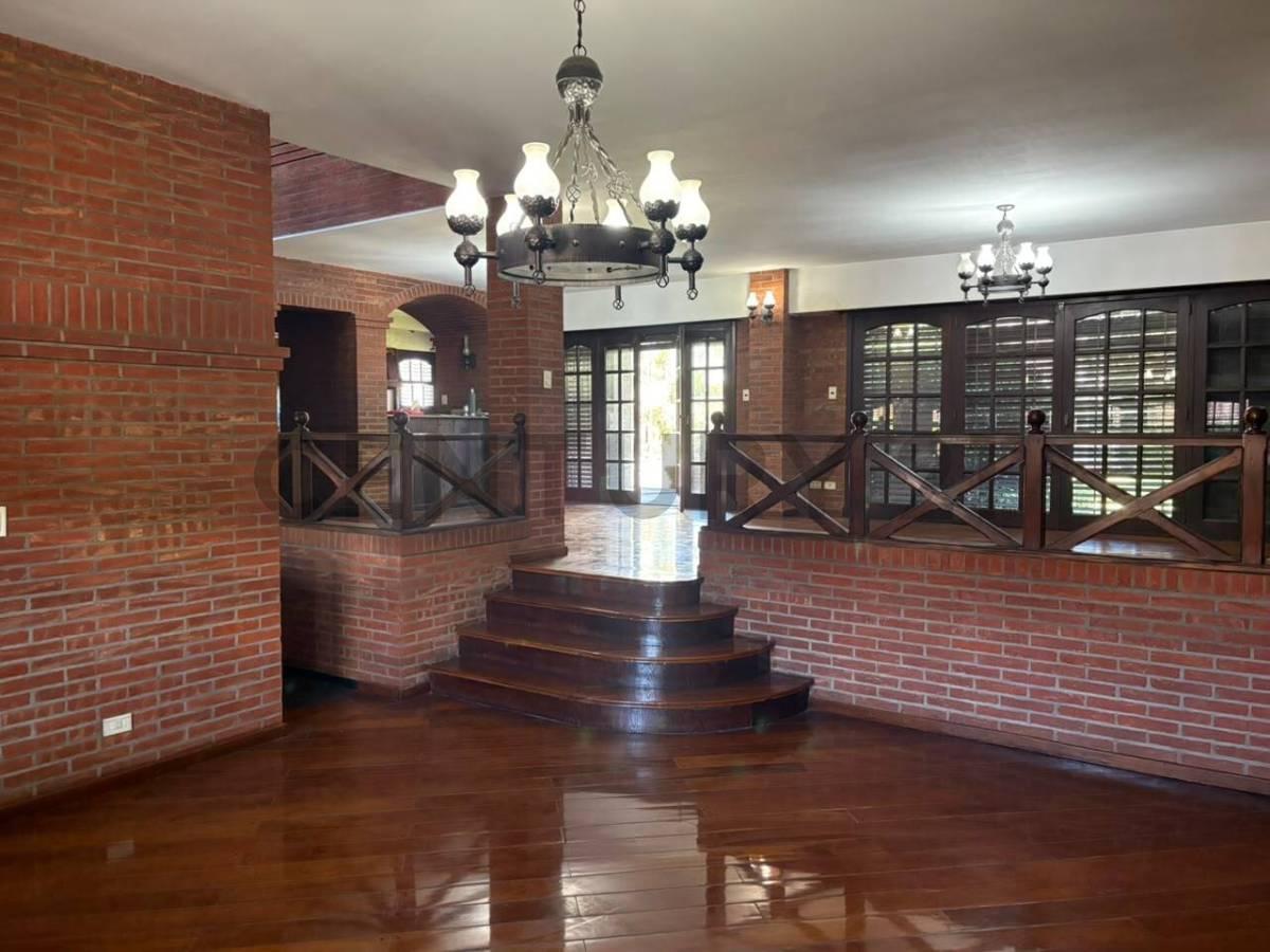 Foto de VENTA CHALET 6 AMBIENTES – TAPIALES, imagen 1