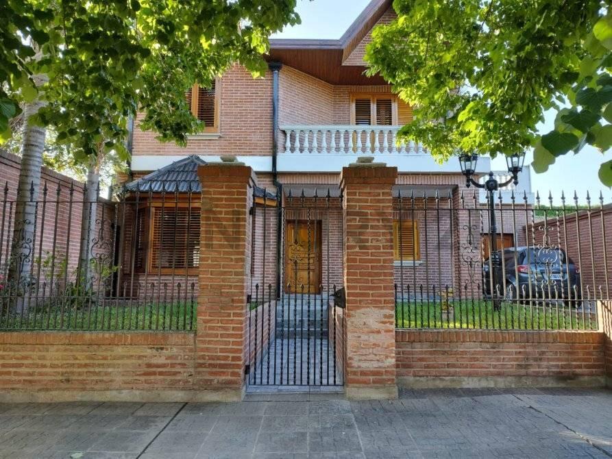 Foto de VENTA CHALET 5 AMB. - LUIS GUILLON, imagen 1
