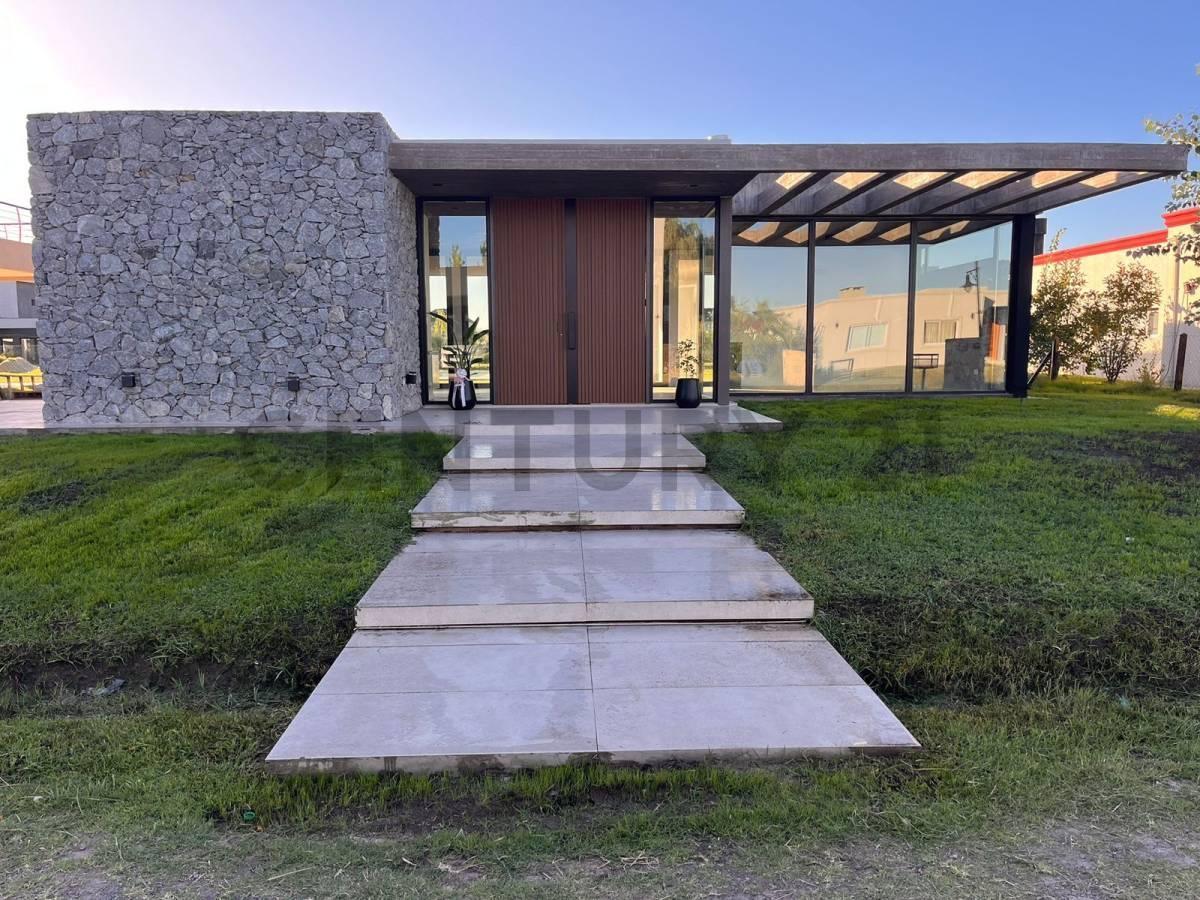 Foto de ALQUILER DE CASA 4 AMB. EN CLUB DE CAMPO SANTA RITA - SAN VICENTE, imagen 1