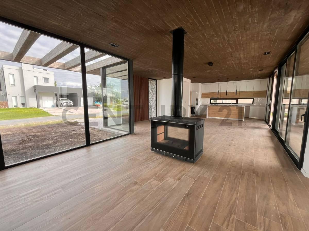 Foto de ALQUILER DE CASA 4 AMB. EN CLUB DE CAMPO SANTA RITA - SAN VICENTE, imagen 2