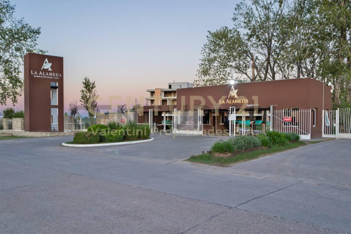 Foto de LOTE A LA LAGUNA EN EL BARRIO LA ALAMEDA - CANNING, imagen 3