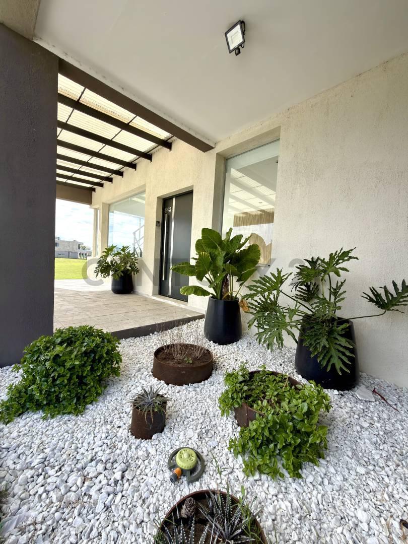 Foto de CASA EN ALQUILER 5 DORMITORIOS TOTALMENTE EQUIPADA TERRRALAGOS., imagen 2