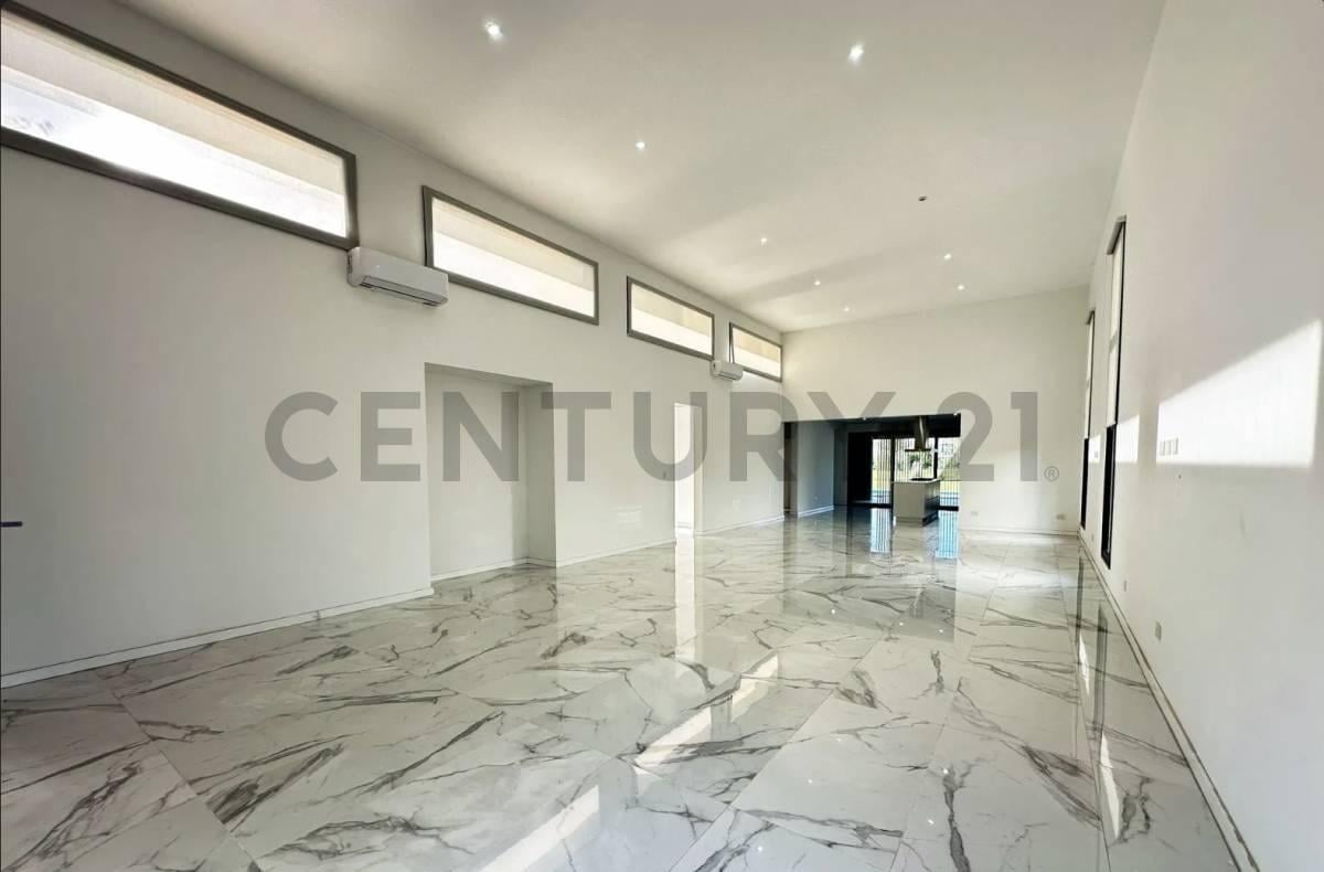 Foto de CASA EN VENTA TERRALAGOS SECTOR PLAZA. EZEIZA-CANNING, imagen 2