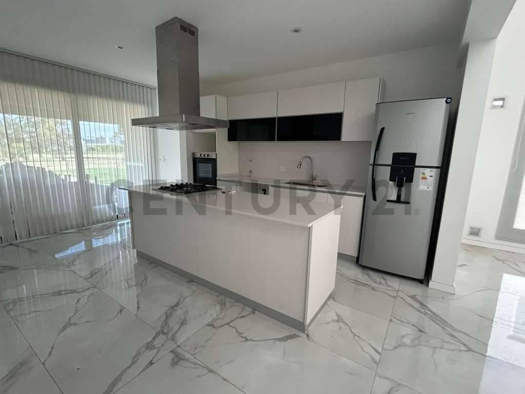 Foto de CASA EN VENTA TERRALAGOS SECTOR PLAZA. EZEIZA-CANNING, imagen 4
