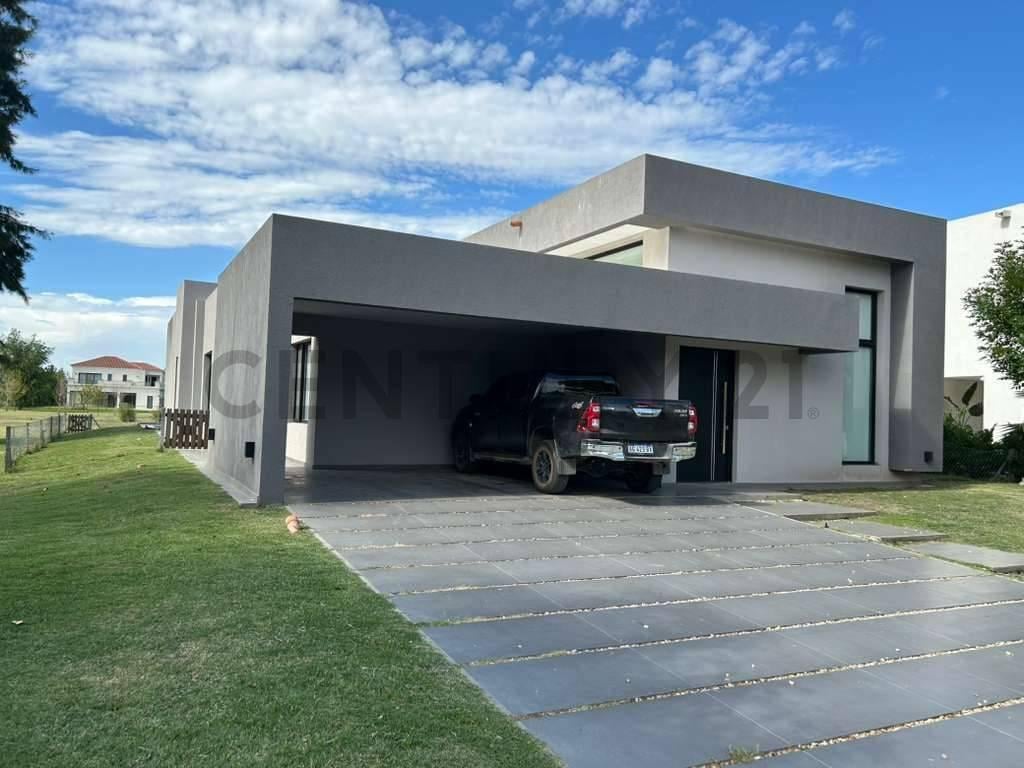 Foto de CASA EN VENTA TERRALAGOS SECTOR PLAZA. EZEIZA-CANNING, imagen 1