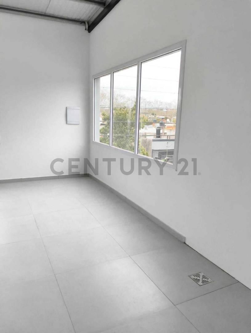 Foto de LOCAL EN ALQUILER A ESTRENAR 240 Mts2- SAN VICENTE CENTRO, imagen 1