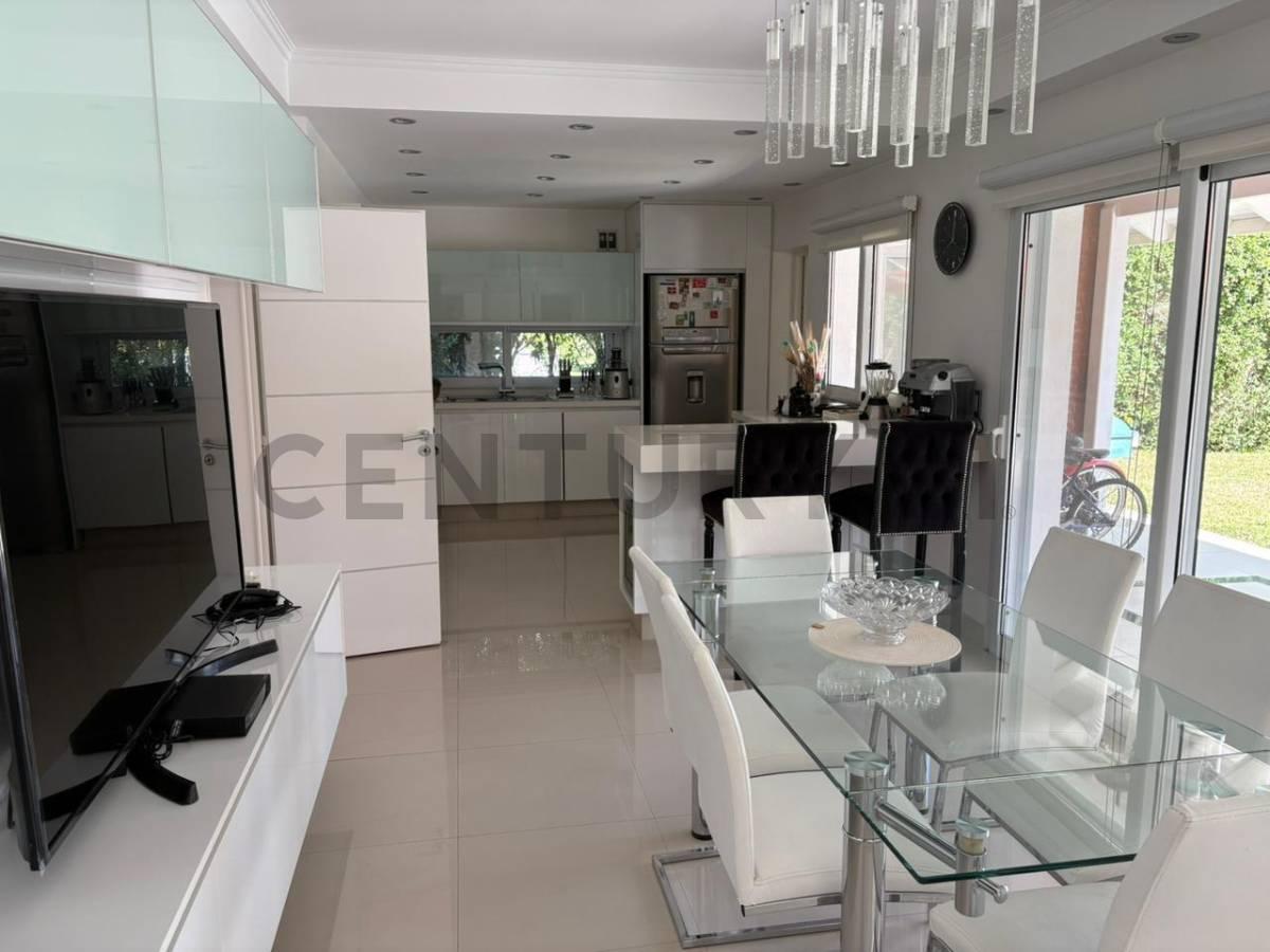 Foto de VENTA CASA 6 AMB - BARRIO SOLAR DEL BOSQUE, CON ESCRITURA - CANNING, imagen 3