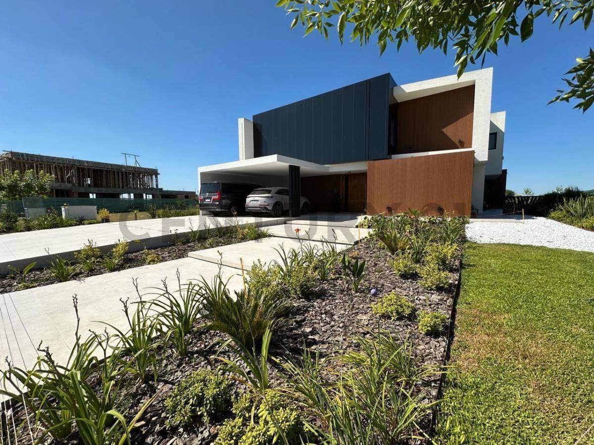 Foto de VENTA CASA TERRALAGOS 8 AMB - CANNING, imagen 1
