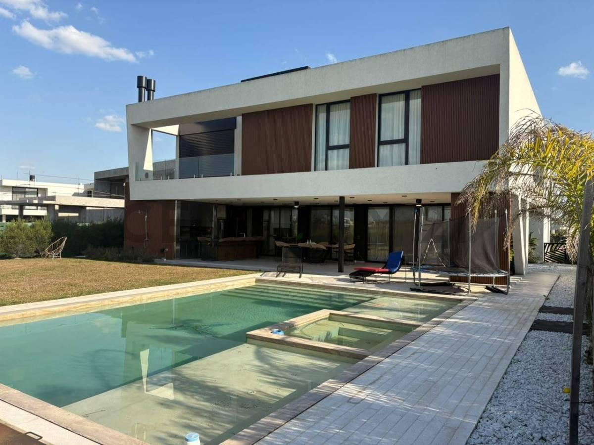 Foto de VENTA CASA TERRALAGOS 8 AMB - CANNING, imagen 3