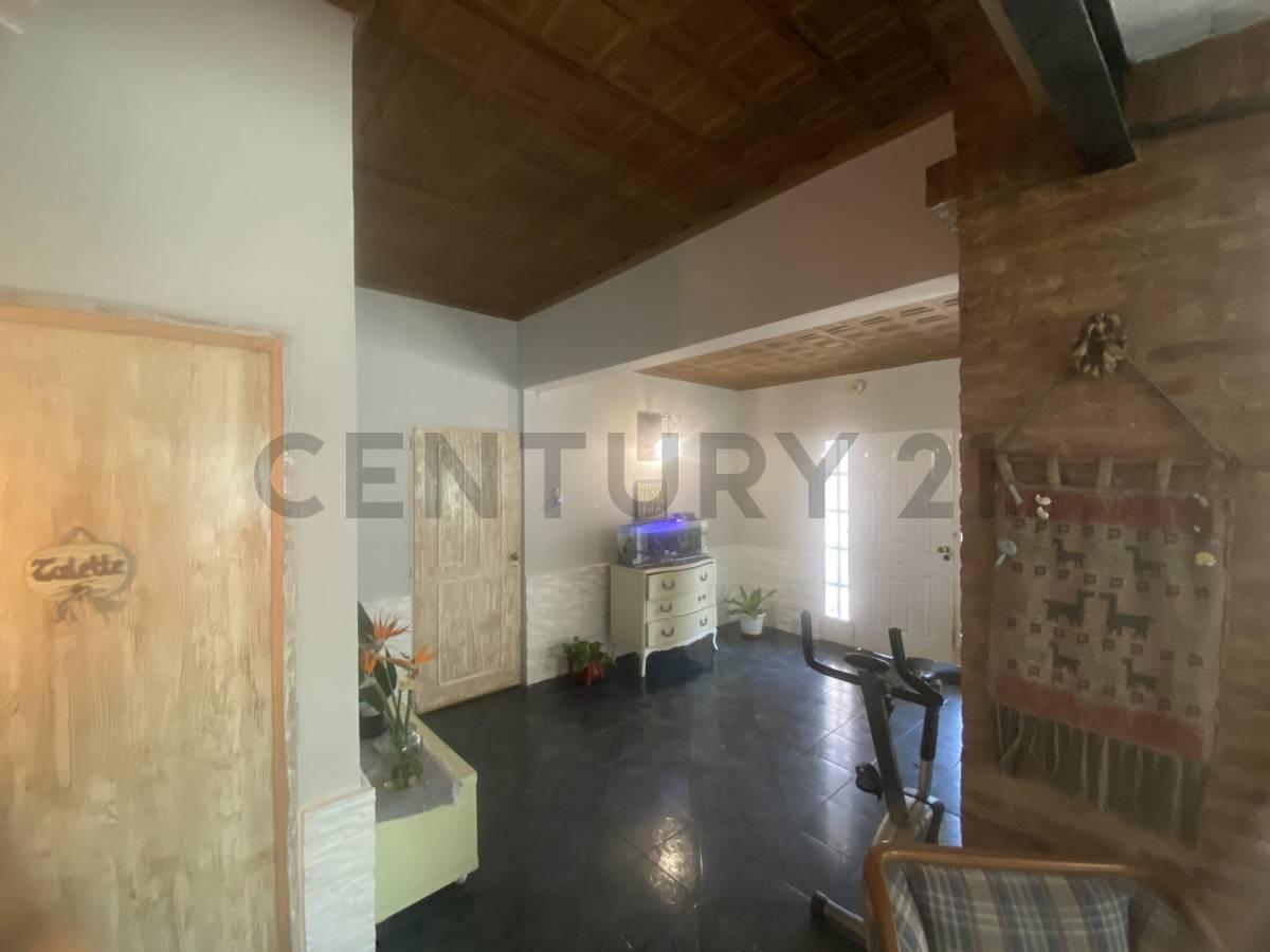 Foto de Casa quinta en venta en Guernica centro mas departamento de 3 ambientes, imagen 1