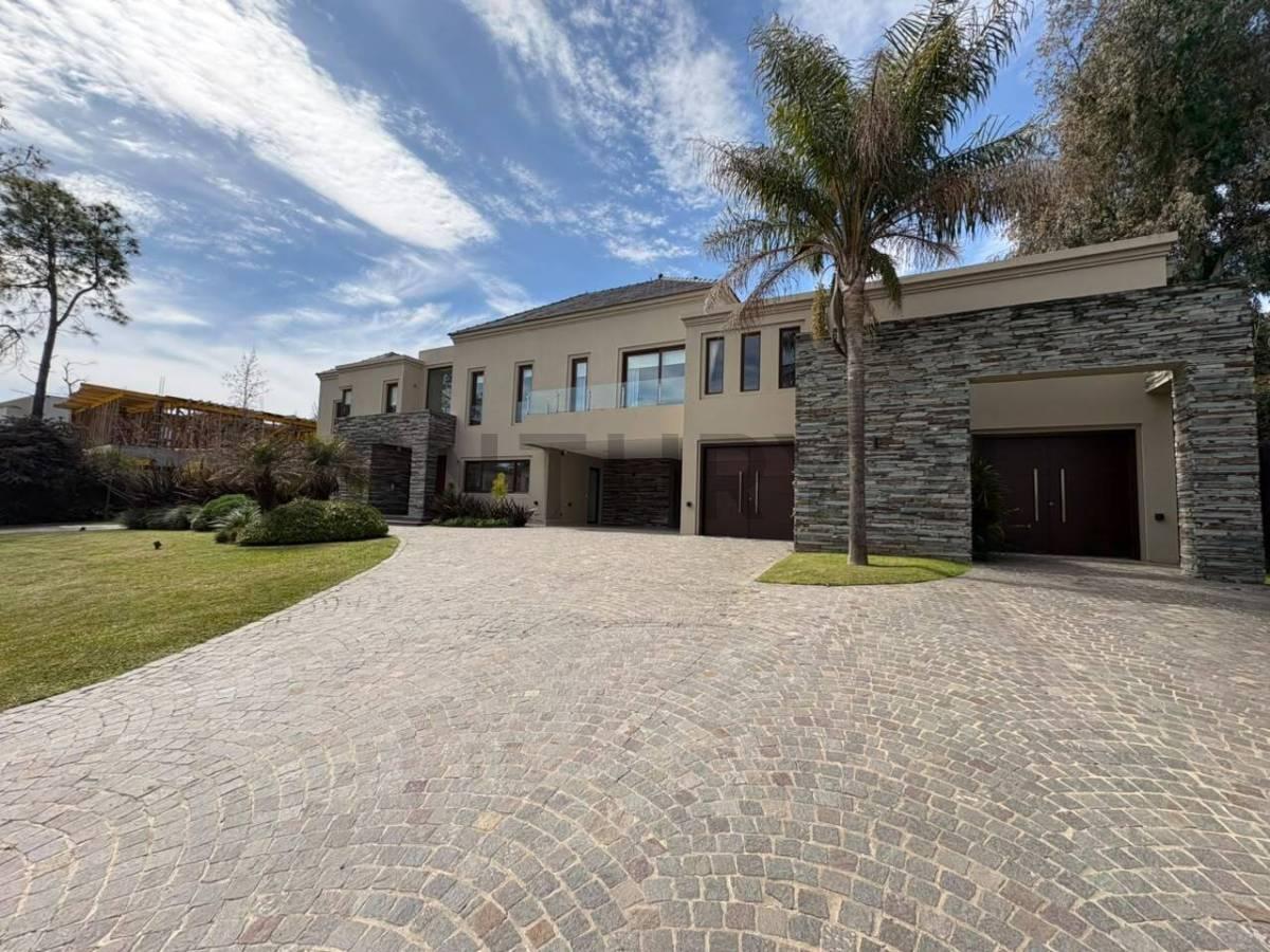 Foto de VENTA CASA SAINT THOMAS ESTE-OESTE 8 AMB - CANNING, imagen 3