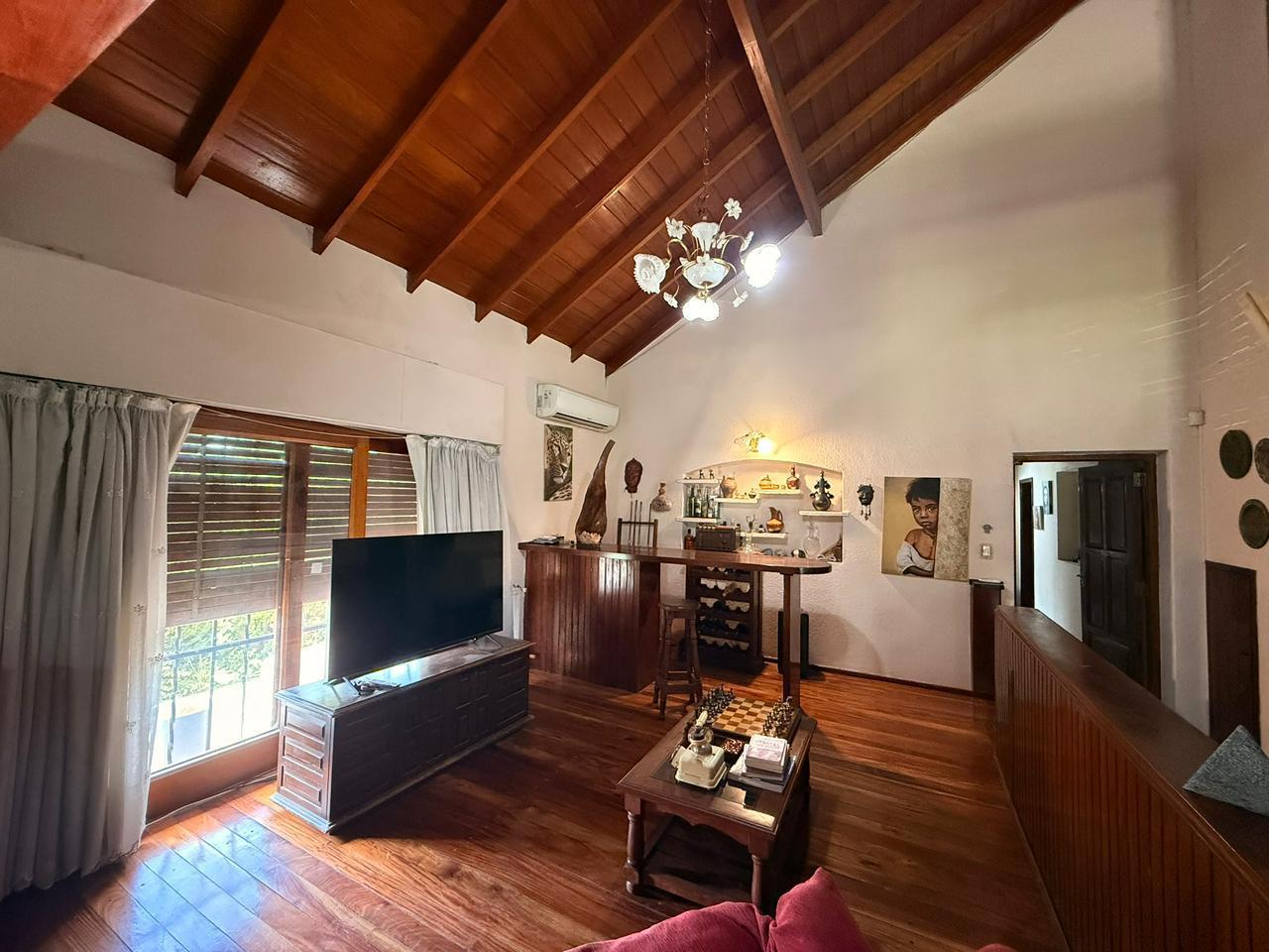 Foto de San Vicente- VENTA Casa Quinta con amplio lote parquizado, imagen 3