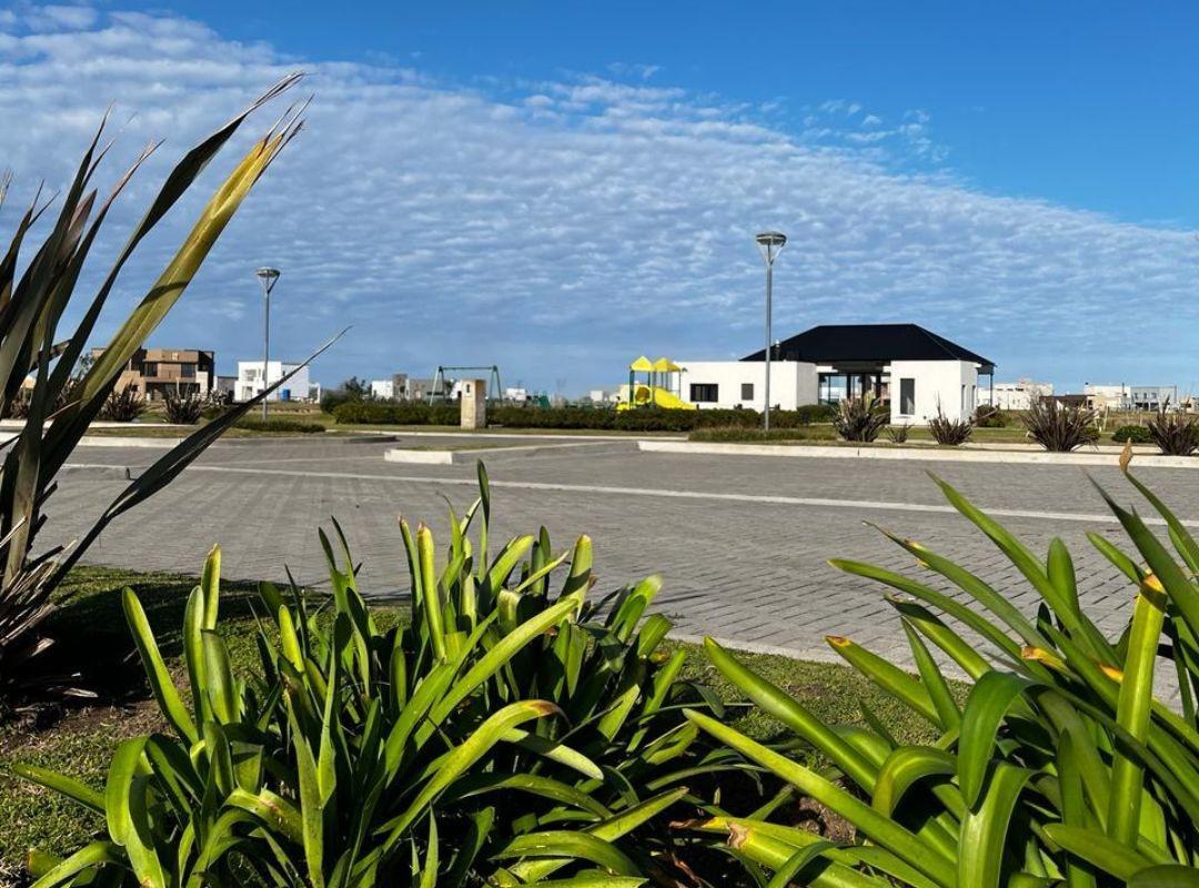 Foto de VENTA LOTE INTERNO EN BARRIO CERRADO SANTA CLARA AL SUR, imagen 1