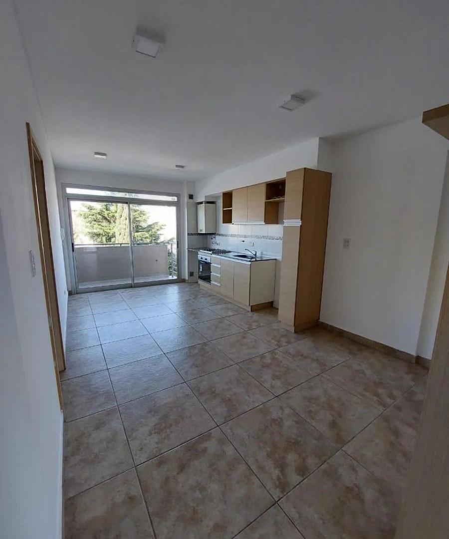 Foto de Departamento con cochera en alquiler en Quilmes, imagen 3