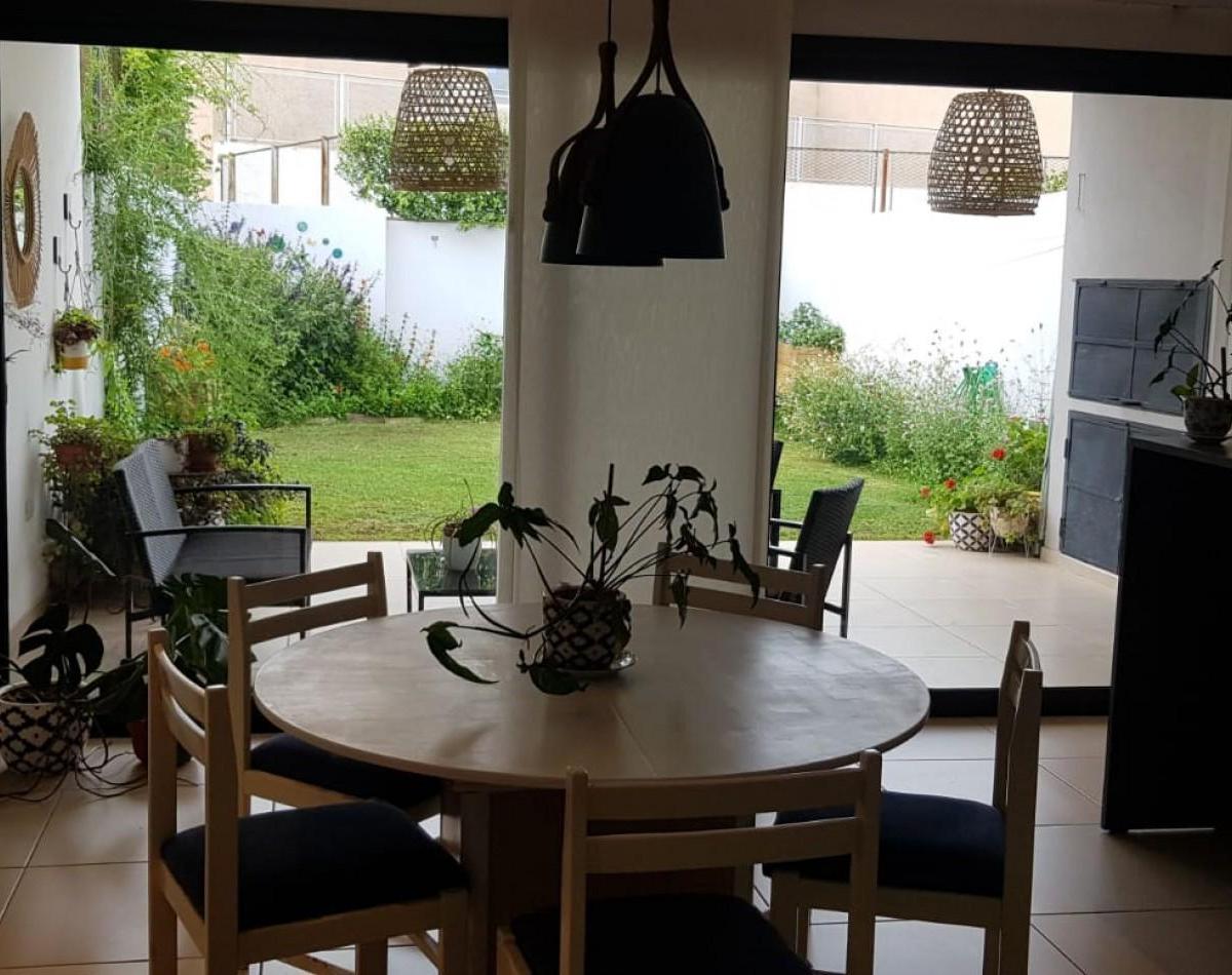 Casa en Venta 3 Dorm. Charcras del Norte Zona Spilimbergo 180 m² Cochera Para Dos Autos3 5