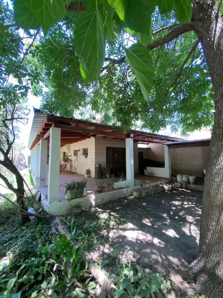 casa de campo con galeria y pileta en lote de 900 mts en valle de anisacate 3
