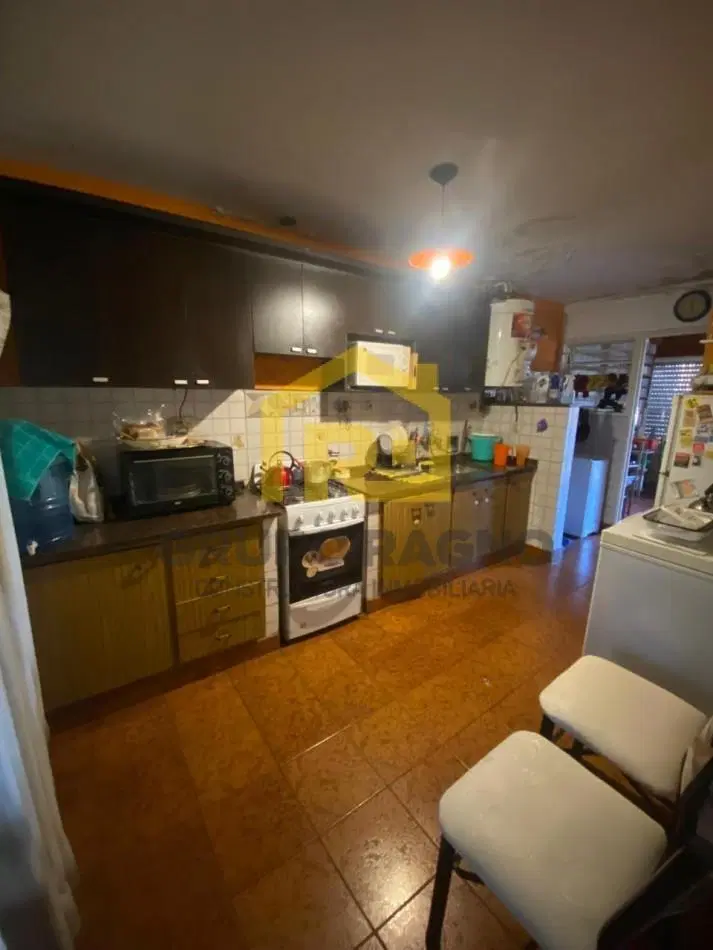 Se Vende Casa de tres dormitorios ,con cochera para 2 autos con pileta y terraza en granja de funez 5