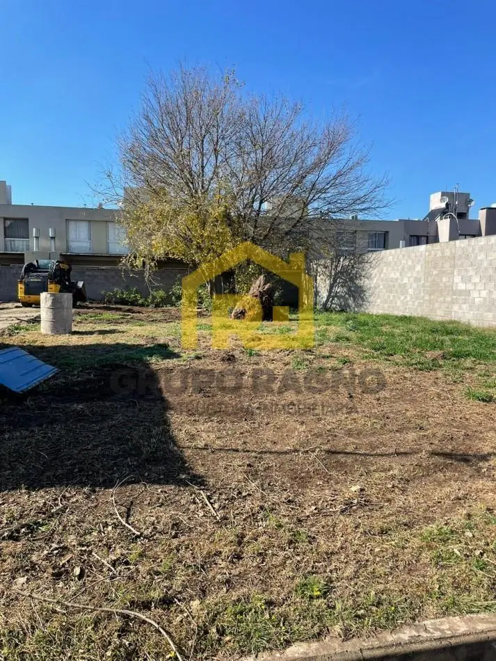 OPORTUNIDAD UNICA EN ZONA SUR! VENDO LOTE EN JARDIN DE LAS TEJAS 300 MTS TODOS LOS SERVICIOS 1