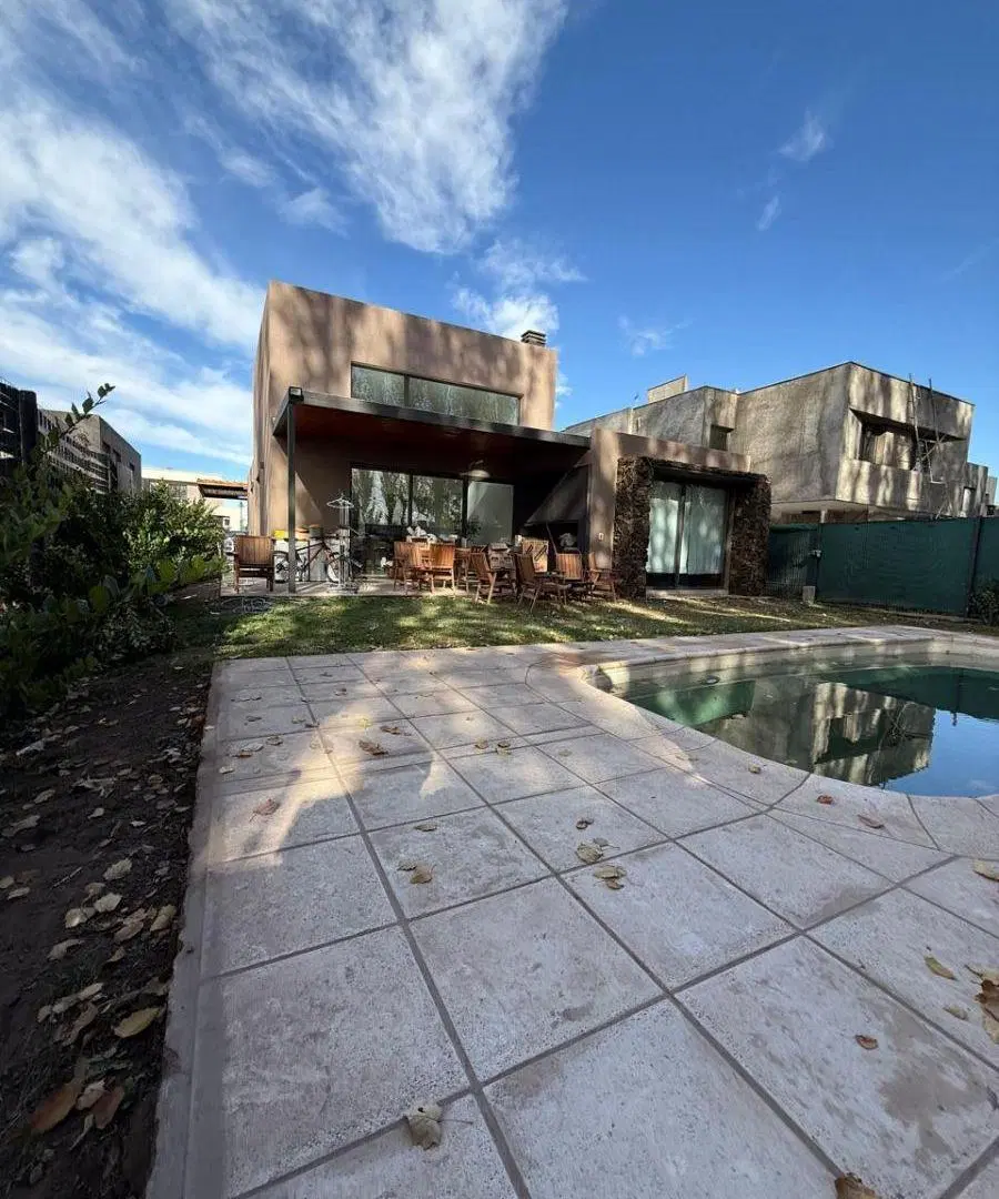 Vendo casa Barrio privado Pueblo Malbec 4