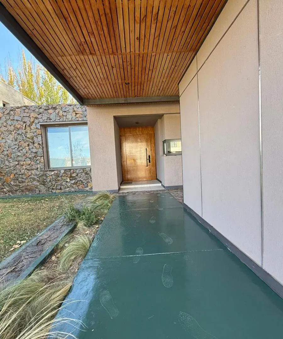 Vendo casa Barrio privado Pueblo Malbec 1