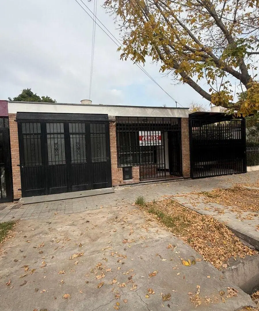 Vendo hermosa casa B° Cementista I 3