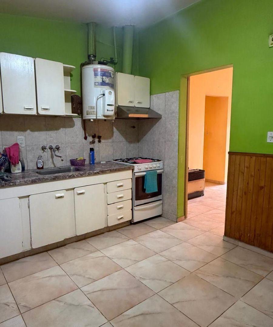 Foto de Casa esquina con departamento independiente en B° Cementista II, imagen 1