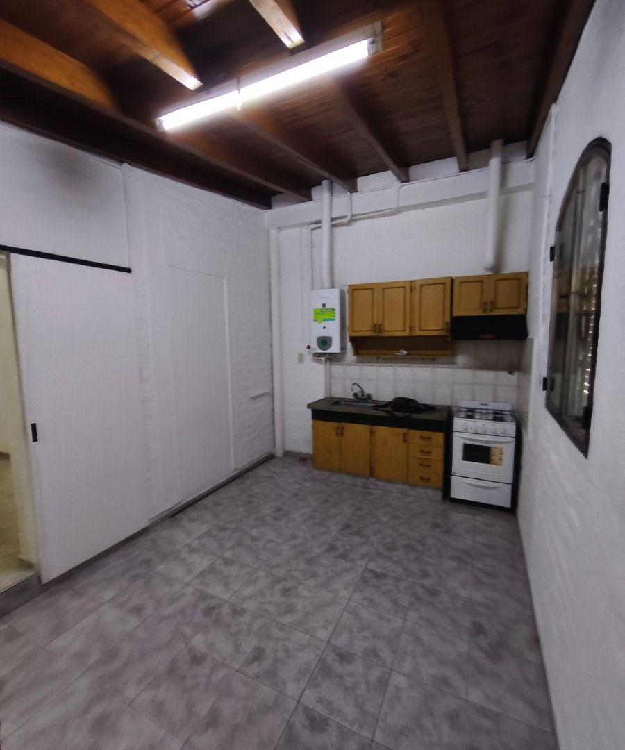 Foto de Casa esquina con departamento independiente en B° Cementista II, imagen 3