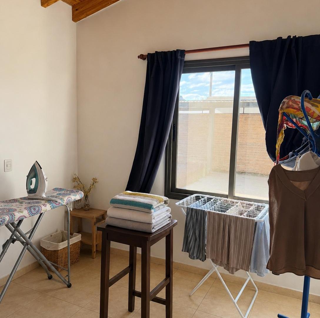 Foto de Alquilo hermosa casa en B° La Angostura, imagen 4