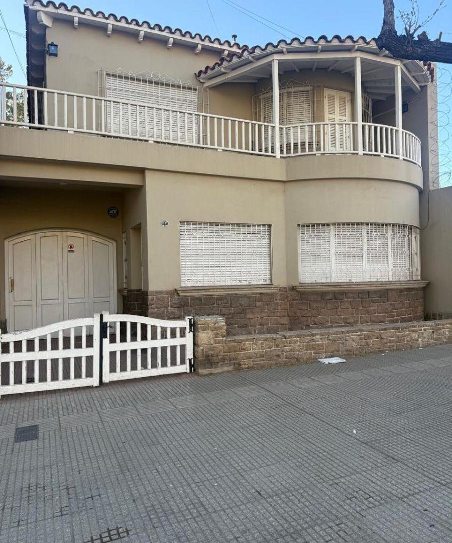 Excelente propiedad sobre San Martín Sur
