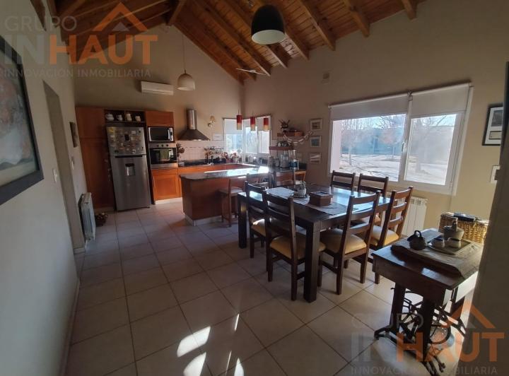 Casa en barrio Los Robles II 1